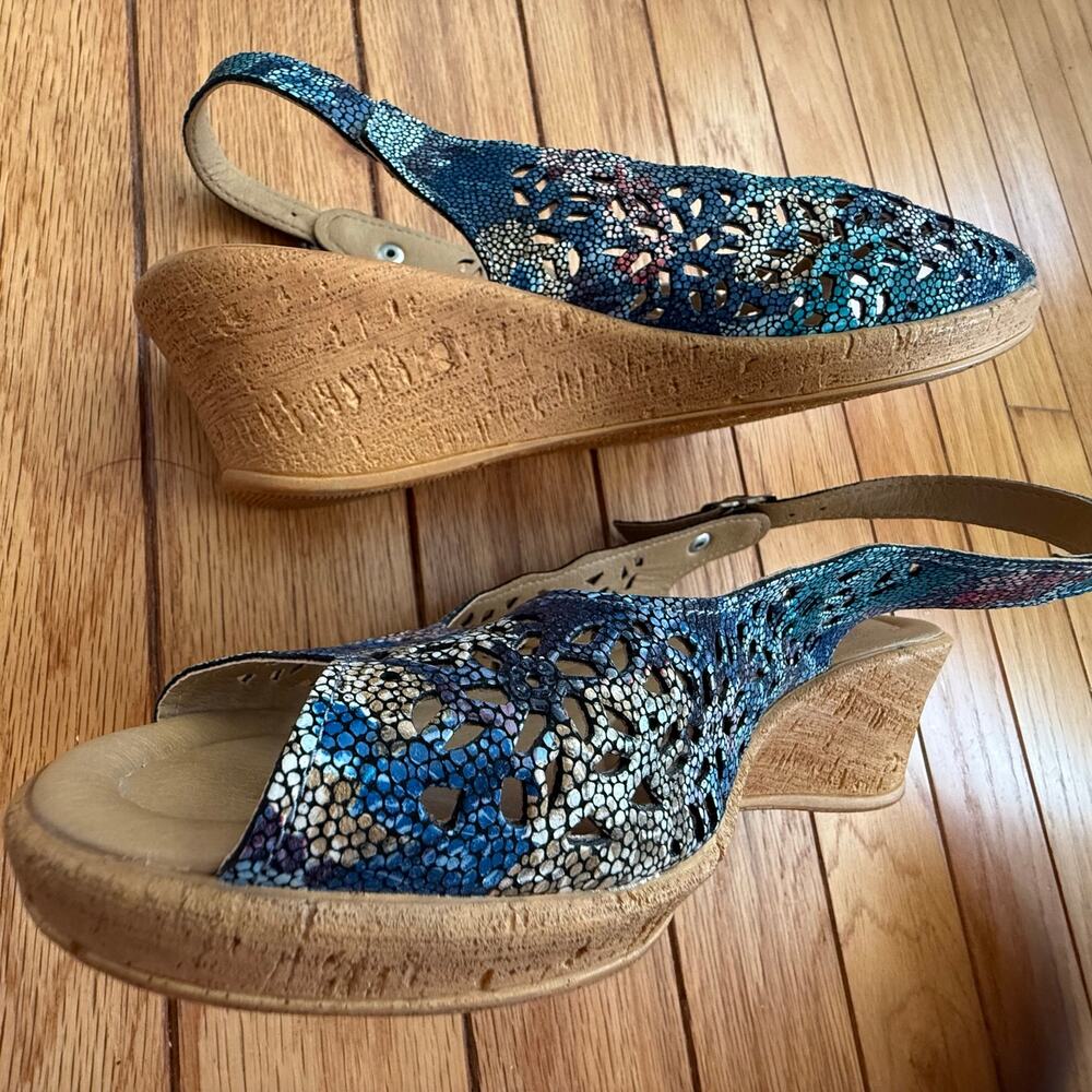 Spring Step Laser Cut Blue Multi Print Leather Slingback Wedge Sandals Size 10 - Picture 6 of 11